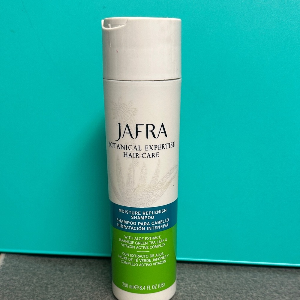 JAFRA Botanical Expertise Hair Care Shampoo - White and Blue